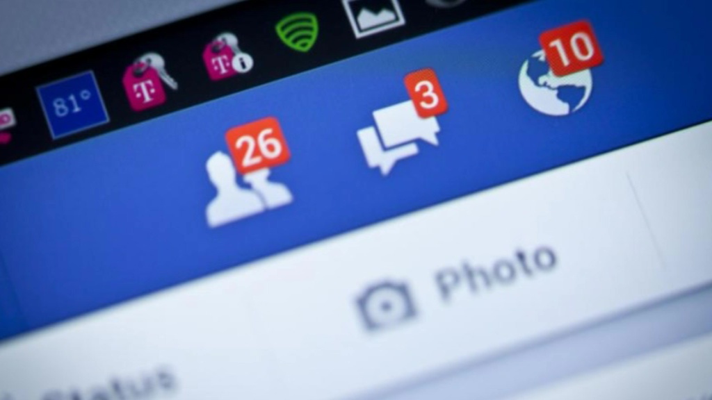 Facebook – pożeracz czasu młodego pokolenia. Czy rodzice mogą to zmienić?