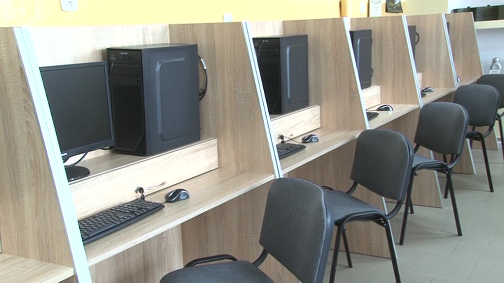 Nowa pracownia komputerowa na nowy rok szkolny dla Zespołu Szkół w Kowalu!