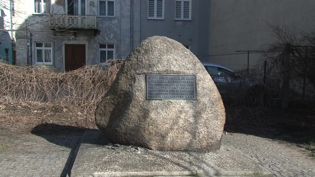 Włocławski historyk stanowczo o kontrowersyjnym obelisku!