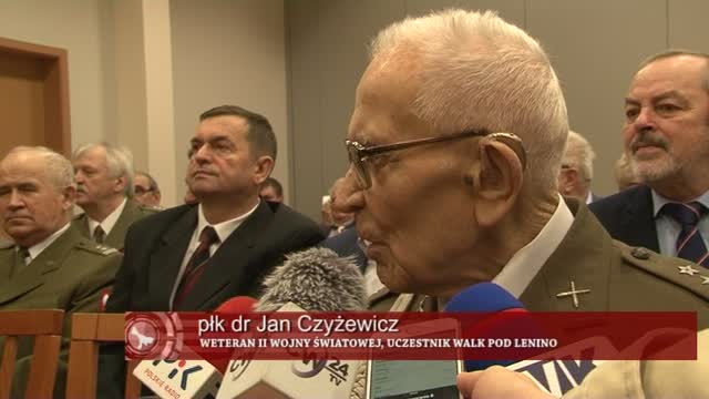 Szpaler honorowy, życzenia, medal od marszałka województwa – Jan Czyżewicz skończył 100 lat