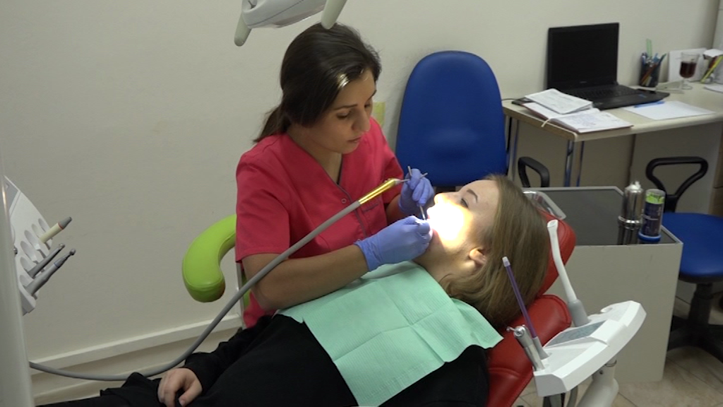 Gabinety dentystyczne w szkołach wracają do łask!