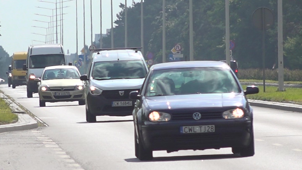 Brak nalepki na szybę i karty pojazdu. Nowe przepisy weszły w życie