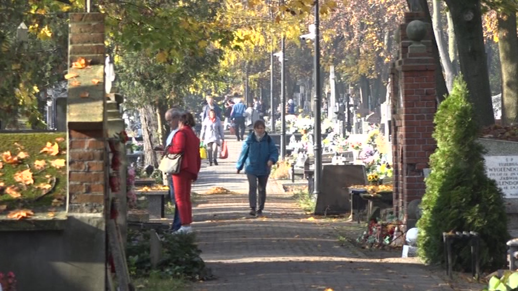 Bezpiecznie i spokojnie na włocławskich nekropoliach