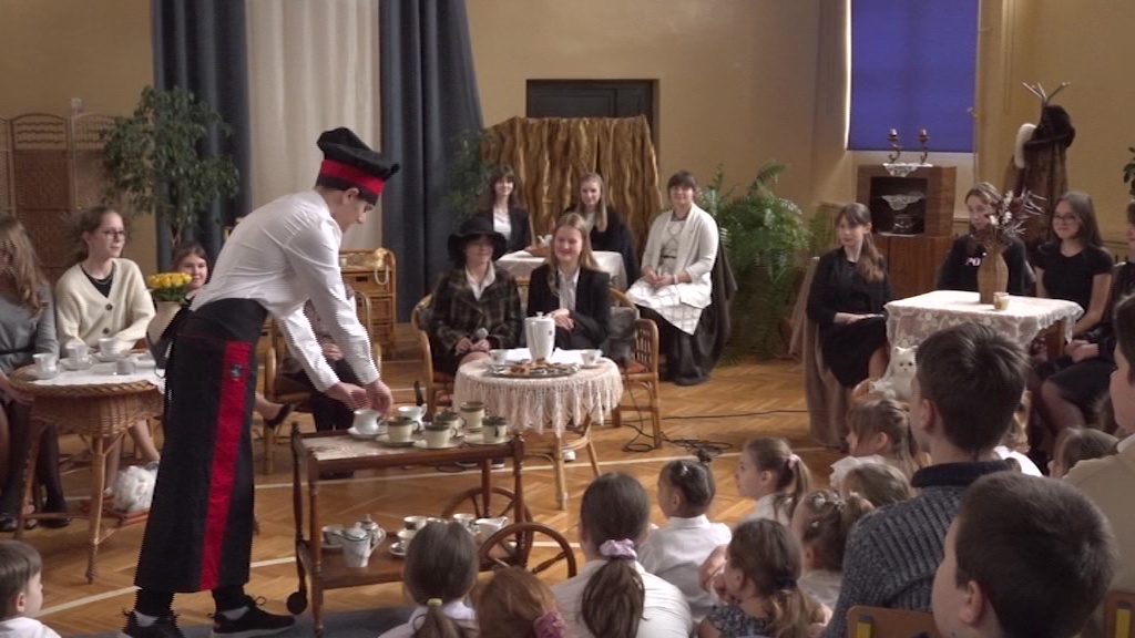 Uczniowie na „śniadaniu z Szymborską”